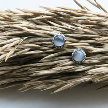 Afbeelding in Gallery-weergave laden, Earrings Grey Chalcedony Cat Eye